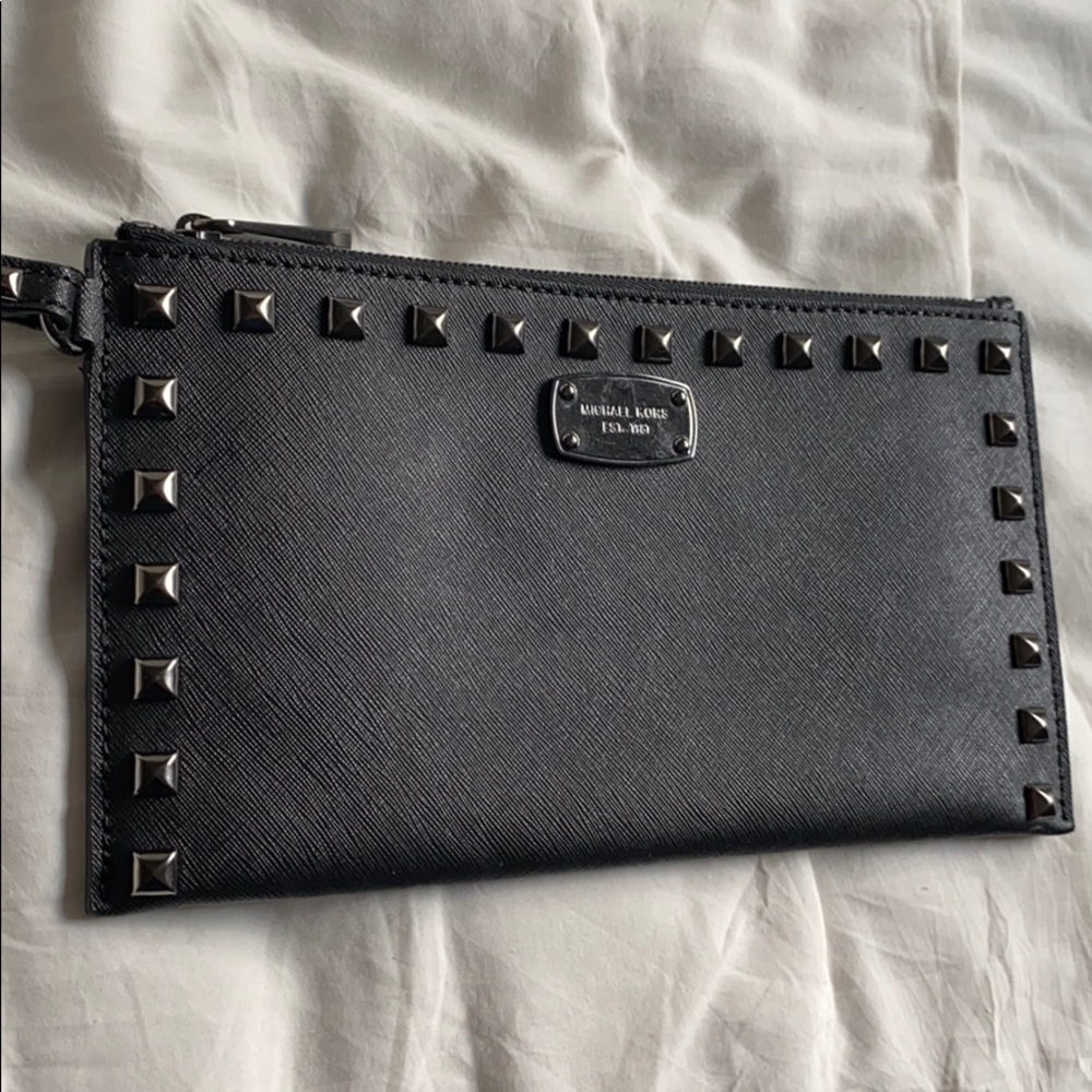 Micheal Kors wristlet/wallet